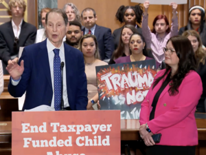 Wyden targets poor care at youth residential treatment facilities聽