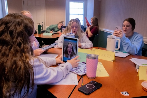 Oklahoma schools turning to the new, old way of teaching students to read Oklahoma schools turning to the new, old way of teaching students to read