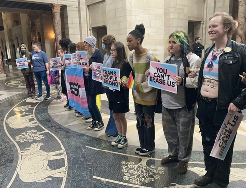 State senator, legal group demand retraction for tweet they consider defamatory trans youth