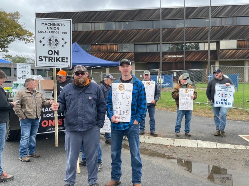 Millworkers vote to reject Woodland Pulp offer, continue strike Millworkers vote to reject Woodland Pulp offer, continue strike