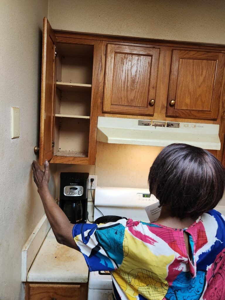Last tenants in troubled Little Rock apartment complex offered assistance Last tenants in troubled Little Rock apartment complex offered assistance