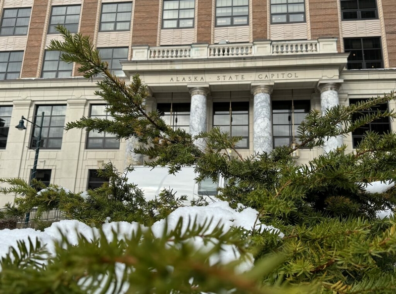 Experts bump Alaska oil price estimates slightly, boosting Permanent