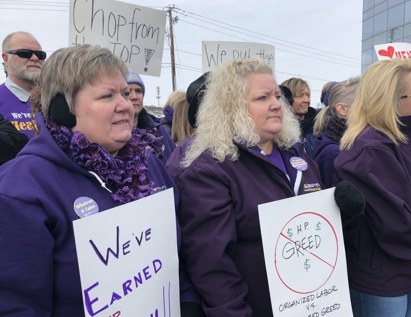 how to write a formal essay outline