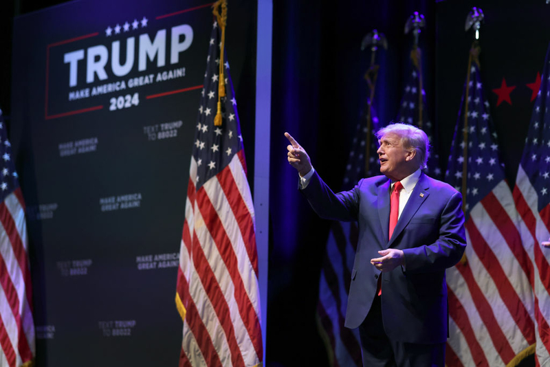Trump opens the door to attacks in Iowa — but will his rivals take advantage? Trump opens the door to attacks in Iowa — but will his rivals take advantage?