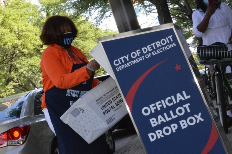 Election officials can pre-process absentee ballots under bill passed by the Legislature Election officials can pre-process absentee ballots under bill passed by the Legislature