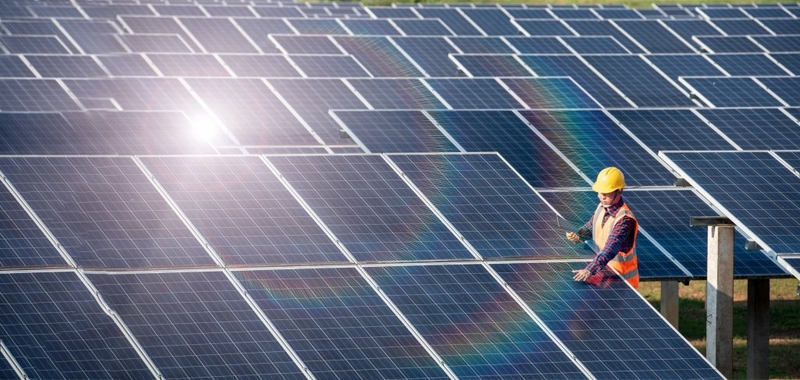 Minnesota solar installers say it still takes too long to connect to Xcelâs grid Minnesota solar installers say it still takes too long to connect to Xcelâs grid