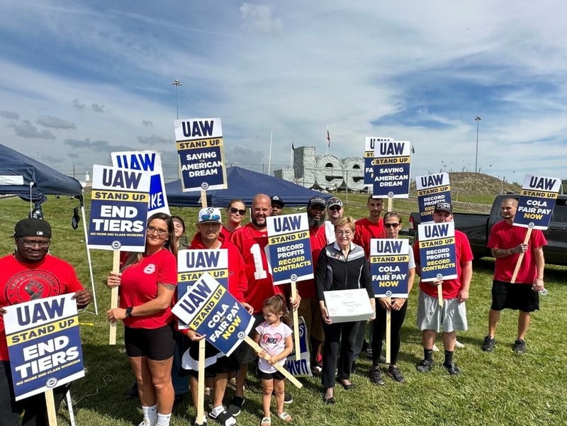 Workers at Stellantis Jeep plant in Toledo part of the ongoing United Auto Workers strike Workers at Stellantis Jeep plant in Toledo part of the ongoing United Auto Workers strike