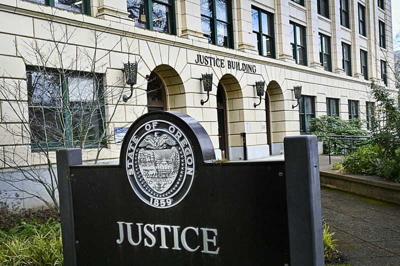 oregon sues fox news