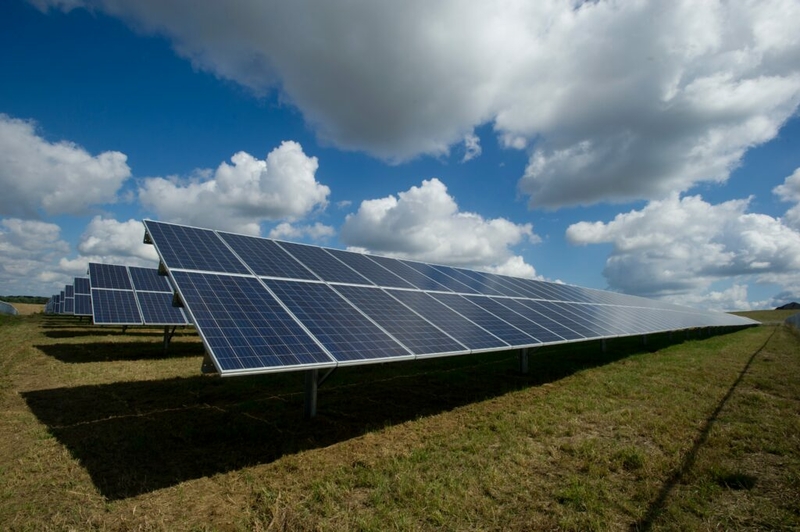 Report forecasts clean-energy boost from turning cornfields into solar power fields Report forecasts clean-energy boost from turning cornfields into solar power fields