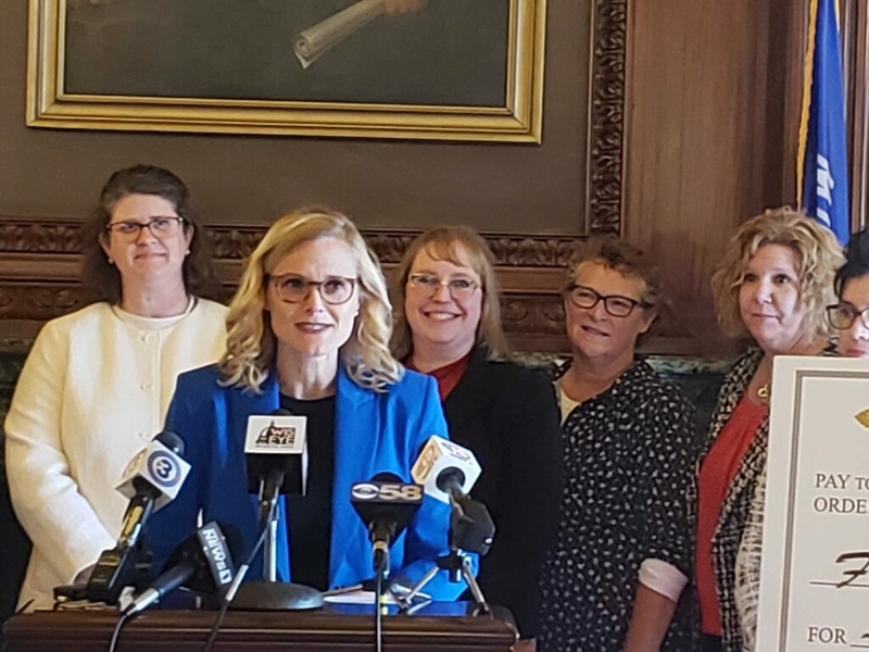 Stateâs school libraries to reap record payout from public lands investments Stateâs school libraries to reap record payout from public lands investments