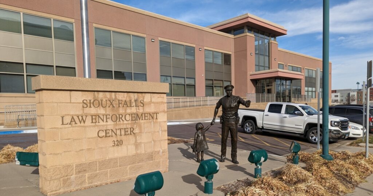 Migrant officers flock to South Dakota police departments News From
