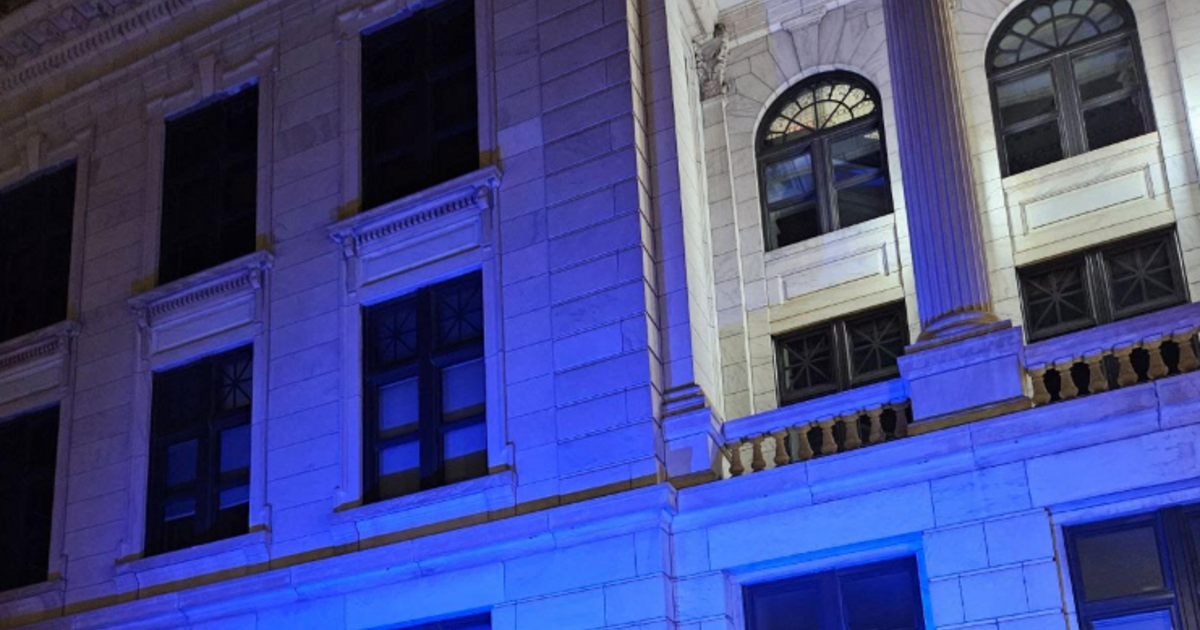 Kansas attorney general dresses building in blue for Israel, GOP